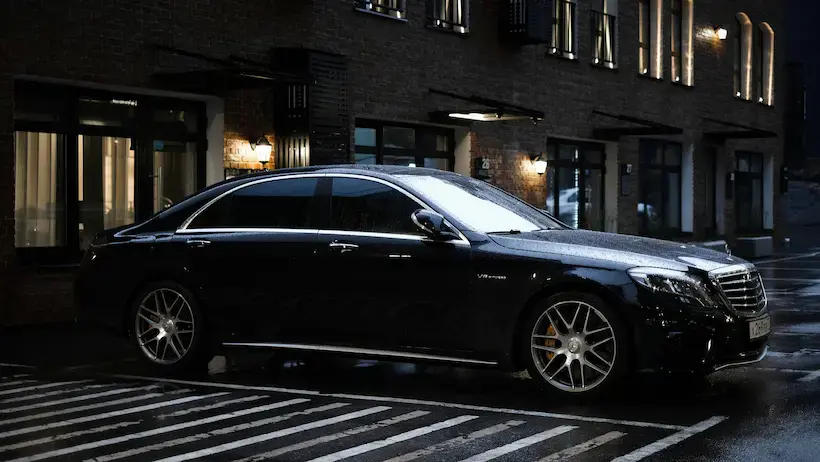 Black Mercedes ready for a premium chauffeur transfer in Kraków